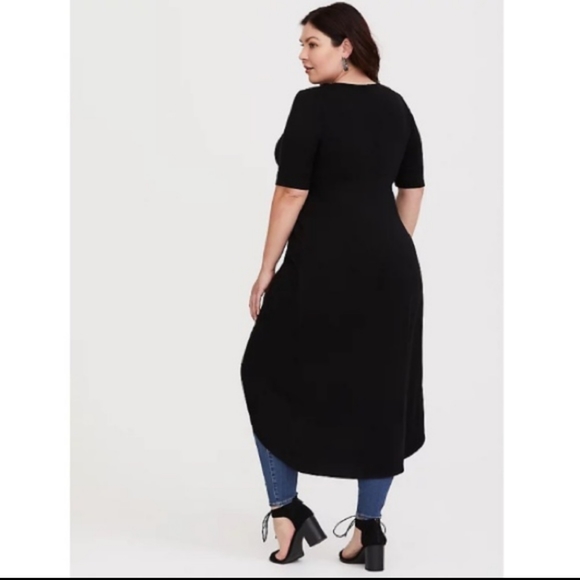 Torrid super soft asymmetrical hemline tunic - Picture 2 of 7